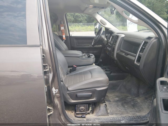 45894294 :رقم المزاد ، 3C63R3GT4JG318552 vin ، 2018 Ram 3500 Tradesman  4x4 8' Box مزاد بيع