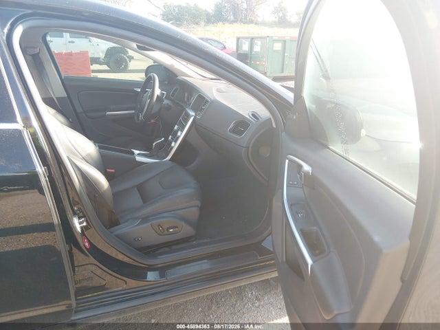 Aukcja sprzedaży 2017 Volvo S60 Inscription T5, vin: LYV402HK5HB153605, numer aukcji: 45894363