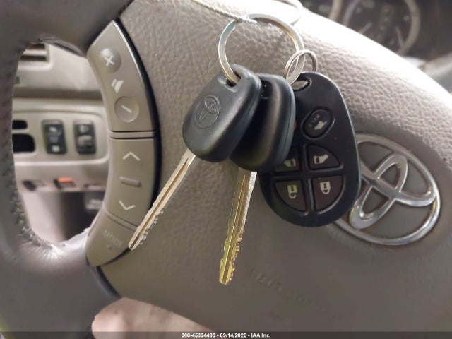 45894490 :رقم المزاد ، 5TDBA22C25S037032 vin ، 2005 Toyota Sienna Xle Limited مزاد بيع