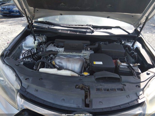 45894541 :رقم المزاد ، 4T1BF1FK4FU110150 vin ، 2015 Toyota Camry Se مزاد بيع