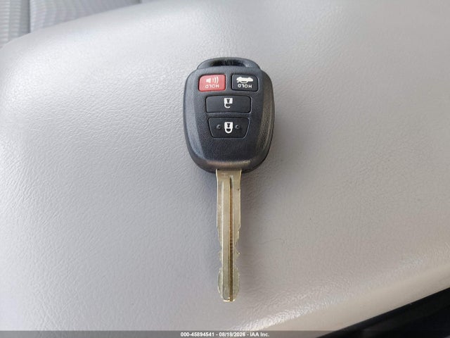 45894541 :رقم المزاد ، 4T1BF1FK4FU110150 vin ، 2015 Toyota Camry Se مزاد بيع