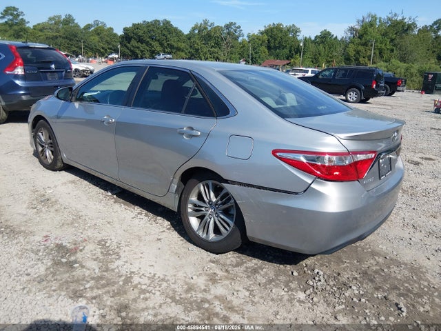 45894541 :رقم المزاد ، 4T1BF1FK4FU110150 vin ، 2015 Toyota Camry Se مزاد بيع