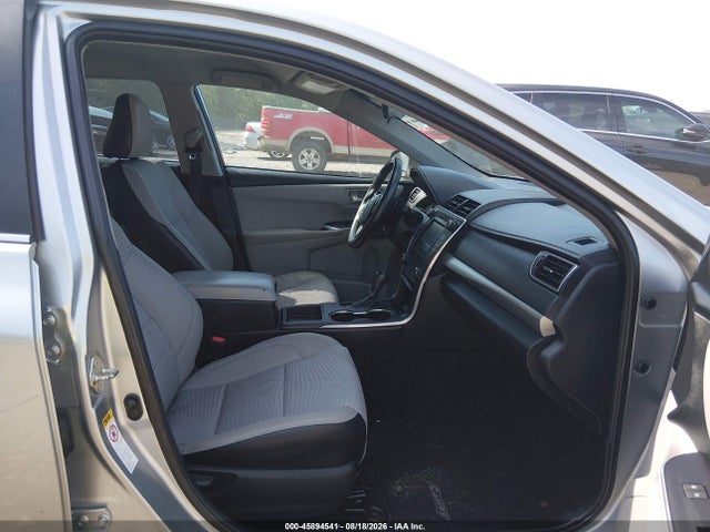 45894541 :رقم المزاد ، 4T1BF1FK4FU110150 vin ، 2015 Toyota Camry Se مزاد بيع