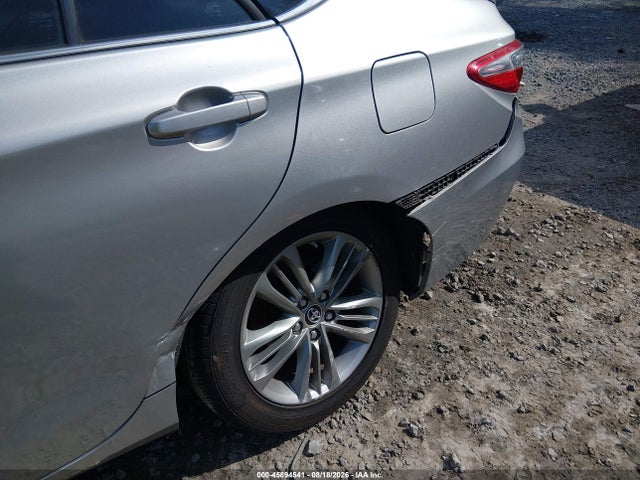 45894541 :رقم المزاد ، 4T1BF1FK4FU110150 vin ، 2015 Toyota Camry Se مزاد بيع