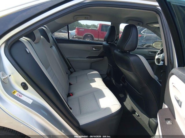 45894541 :رقم المزاد ، 4T1BF1FK4FU110150 vin ، 2015 Toyota Camry Se مزاد بيع