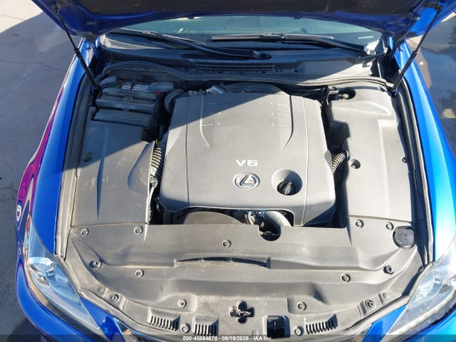 Lexus IS 250C 2015 JTHFF2C22F2533271 Image 10