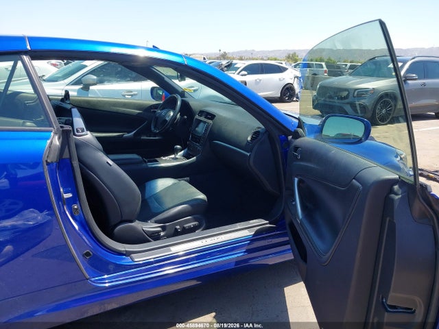 Lexus IS 250C 2015 JTHFF2C22F2533271 Image 5