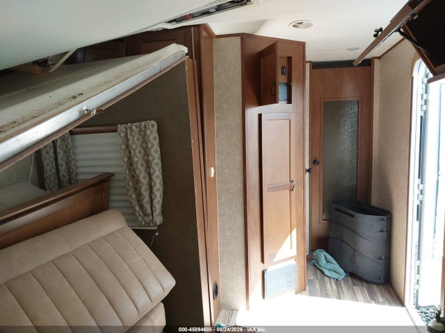 Продажа на аукционе авто 2016 Highland Ridge Light Series M-282rk, vin: 58TTX3629G2024276, номер лота: 45894685