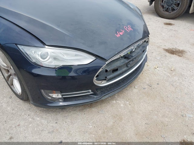 45894844 :رقم المزاد ، 5YJSA1DP6DFP13107 vin ، 2013 Tesla Model S Performance مزاد بيع