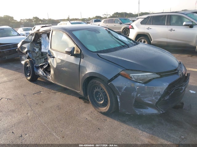 2018 Toyota Corolla Le მანქანა იყიდება აუქციონზე, vin: 5YFBURHE8JP852556, აუქციონის ნომერი: 45894848