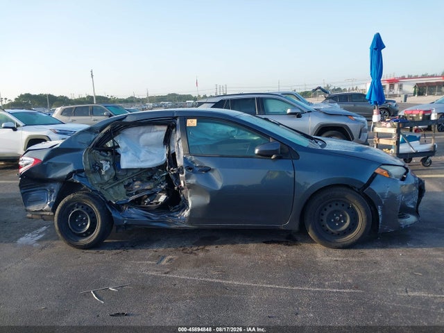 Продажа на аукционе авто 2018 Toyota Corolla Le, vin: 5YFBURHE8JP852556, номер лота: 45894848