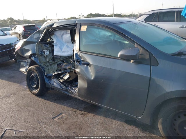 Продажа на аукционе авто 2018 Toyota Corolla Le, vin: 5YFBURHE8JP852556, номер лота: 45894848