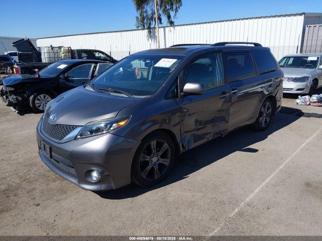 Toyota Sienna Se 8 Passenger 2015 5TDXK3DC3FS620099 Image 2