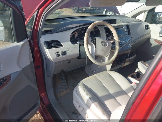 2012 Toyota Sienna Xle V6 8 Passenger მანქანა იყიდება აუქციონზე, vin: 5TDYK3DC8CS263115, აუქციონის ნომერი: 45894878