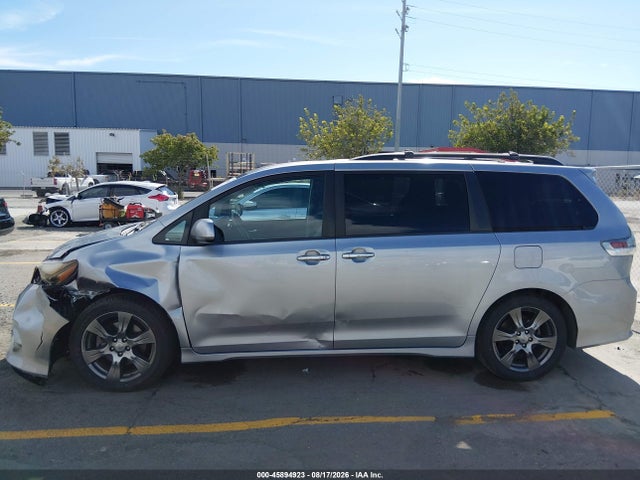 Продажа на аукционе авто 2017 Toyota Sienna Se 8 Passenger, vin: 5TDXZ3DC4HS840253, номер лота: 45894923