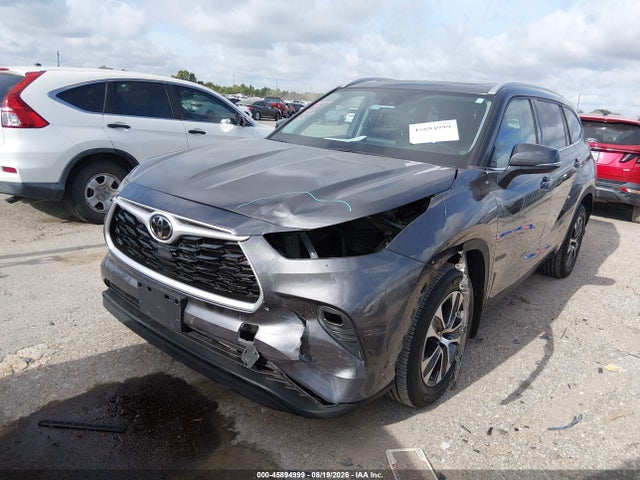 2022 Toyota Highlander Xle მანქანა იყიდება აუქციონზე, vin: 5TDGZRBH2NS211877, აუქციონის ნომერი: 45894999