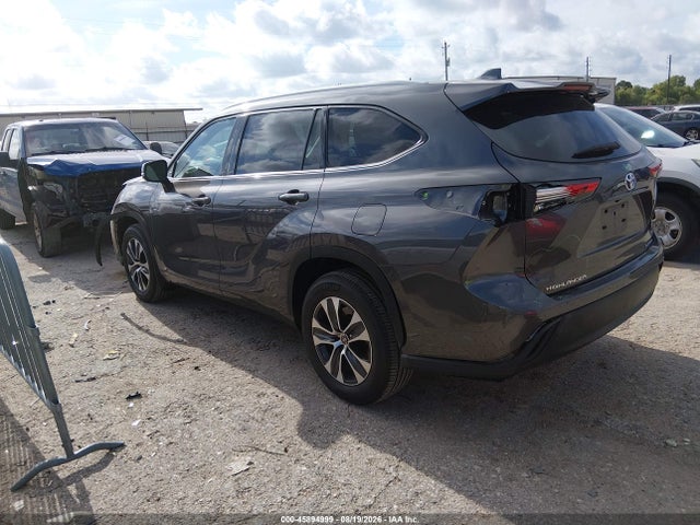 2022 Toyota Highlander Xle მანქანა იყიდება აუქციონზე, vin: 5TDGZRBH2NS211877, აუქციონის ნომერი: 45894999