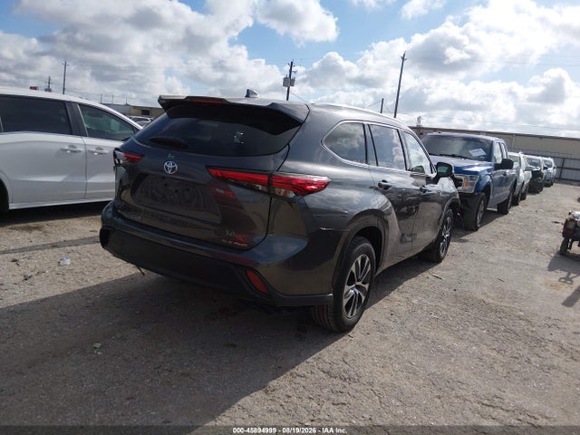 2022 Toyota Highlander Xle მანქანა იყიდება აუქციონზე, vin: 5TDGZRBH2NS211877, აუქციონის ნომერი: 45894999