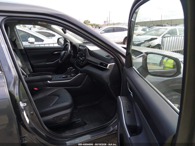 2022 Toyota Highlander Xle მანქანა იყიდება აუქციონზე, vin: 5TDGZRBH2NS211877, აუქციონის ნომერი: 45894999
