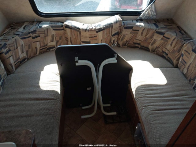 45895044 :رقم المزاد ، 4X4TRP713AL006007 vin ، 2010 Forest River R-pod M-172 مزاد بيع