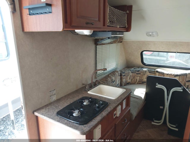 45895044 :رقم المزاد ، 4X4TRP713AL006007 vin ، 2010 Forest River R-pod M-172 مزاد بيع