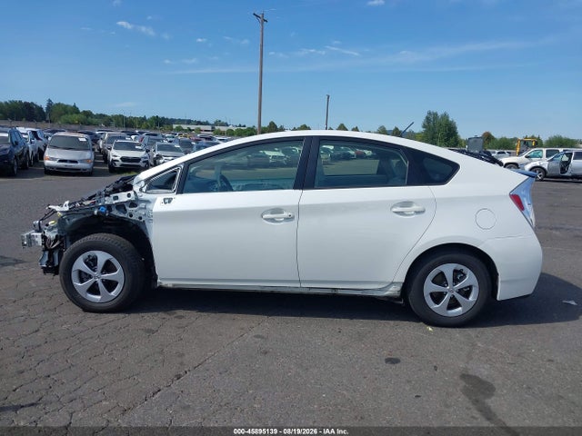 Toyota Prius Three 2014 JTDKN3DU6E0383071 Image 15