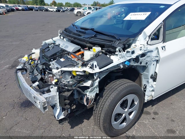Toyota Prius Three 2014 JTDKN3DU6E0383071 Image 19