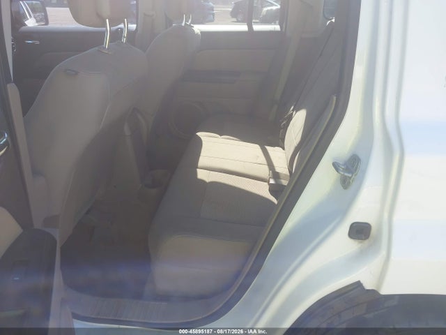 2014 Jeep Patriot Latitude მანქანა იყიდება აუქციონზე, vin: 1C4NJPFB6ED549996, აუქციონის ნომერი: 45895187