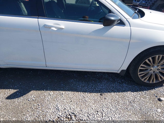 2013 Chrysler 200 Lx მანქანა იყიდება აუქციონზე, vin: 1C3CCBAB7DN671002, აუქციონის ნომერი: 45895279