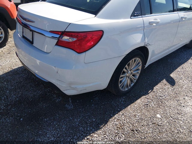 2013 Chrysler 200 Lx მანქანა იყიდება აუქციონზე, vin: 1C3CCBAB7DN671002, აუქციონის ნომერი: 45895279