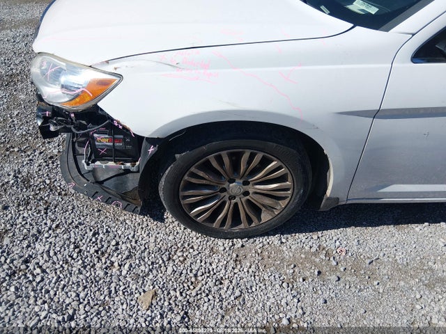 2013 Chrysler 200 Lx მანქანა იყიდება აუქციონზე, vin: 1C3CCBAB7DN671002, აუქციონის ნომერი: 45895279