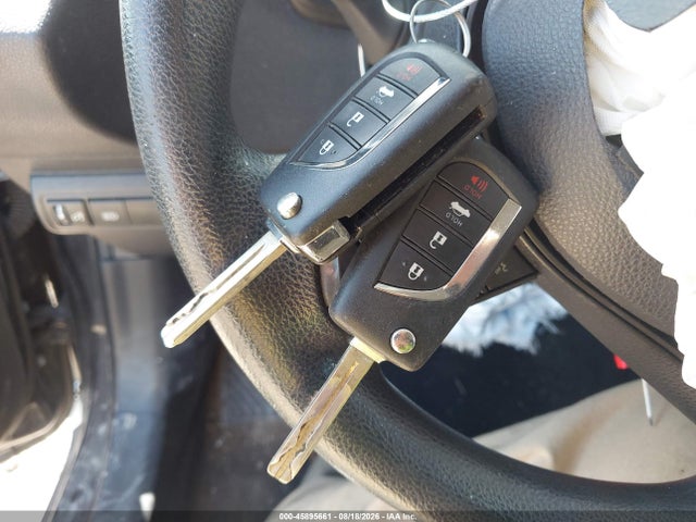 45895661 :رقم المزاد ، 5YFEPMAE3MP258768 vin ، 2021 Toyota Corolla Le مزاد بيع