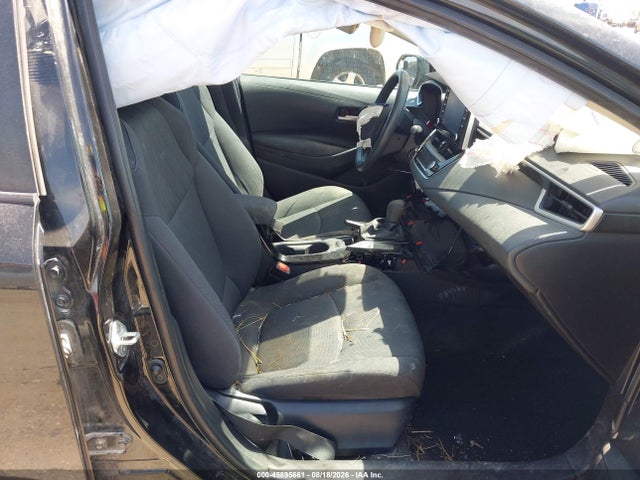 45895661 :رقم المزاد ، 5YFEPMAE3MP258768 vin ، 2021 Toyota Corolla Le مزاد بيع