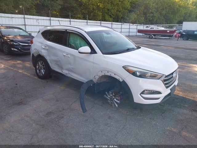 2016 Hyundai Tucson Se მანქანა იყიდება აუქციონზე, vin: KM8J33A43GU121747, აუქციონის ნომერი: 45895827