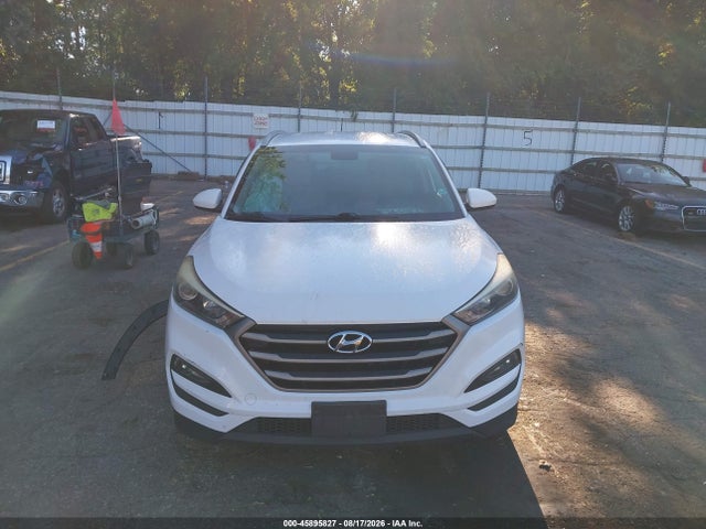 2016 Hyundai Tucson Se მანქანა იყიდება აუქციონზე, vin: KM8J33A43GU121747, აუქციონის ნომერი: 45895827
