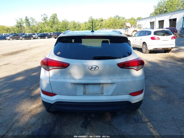 2016 Hyundai Tucson Se მანქანა იყიდება აუქციონზე, vin: KM8J33A43GU121747, აუქციონის ნომერი: 45895827