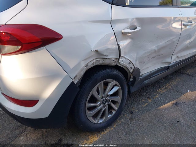 2016 Hyundai Tucson Se მანქანა იყიდება აუქციონზე, vin: KM8J33A43GU121747, აუქციონის ნომერი: 45895827