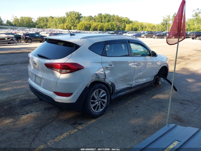 2016 Hyundai Tucson Se მანქანა იყიდება აუქციონზე, vin: KM8J33A43GU121747, აუქციონის ნომერი: 45895827