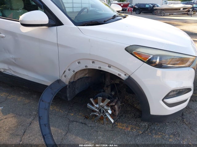 2016 Hyundai Tucson Se მანქანა იყიდება აუქციონზე, vin: KM8J33A43GU121747, აუქციონის ნომერი: 45895827