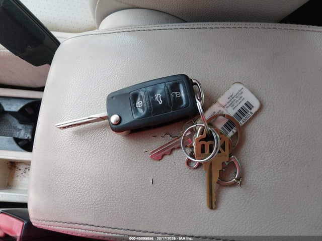 WVGAV7AX2FW607058 Volkswagen TIGUAN SE