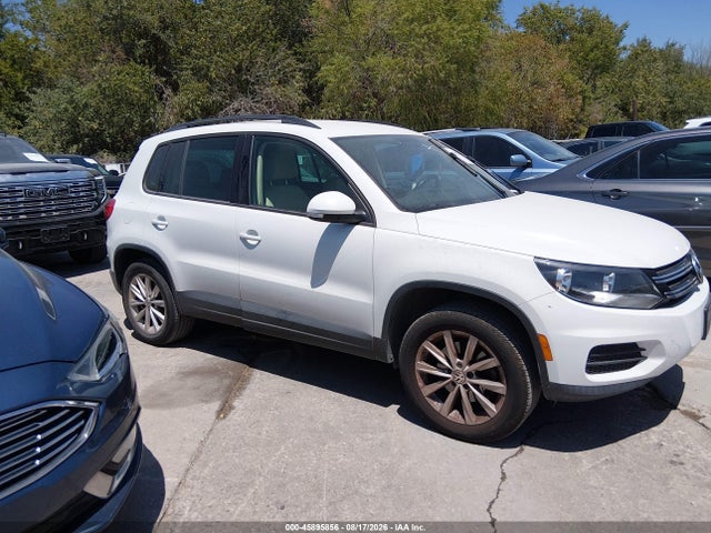 WVGAV7AX2FW607058 Volkswagen TIGUAN SE