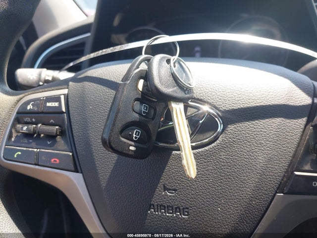2018 Hyundai Elantra Sel მანქანა იყიდება აუქციონზე, vin: 5NPD84LFXJH367798, აუქციონის ნომერი: 45895970