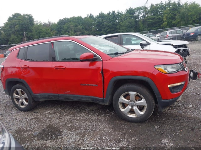 45896072 :رقم المزاد ، 3C4NJDBB6JT150143 vin ، 2018 Jeep Compass Latitude 4x4 مزاد بيع
