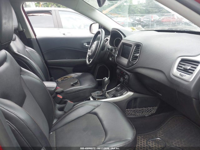 45896072 :رقم المزاد ، 3C4NJDBB6JT150143 vin ، 2018 Jeep Compass Latitude 4x4 مزاد بيع