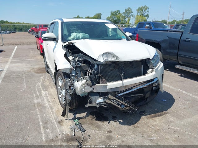 2018 Toyota Highlander Limited მანქანა იყიდება აუქციონზე, vin: 5TDYZRFH3JS250213, აუქციონის ნომერი: 45896257