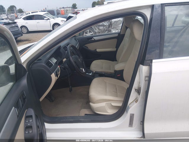 2011 Volkswagen Jetta 2.5l Sel მანქანა იყიდება აუქციონზე, vin: 3VWLX7AJ8BM359344, აუქციონის ნომერი: 45896300