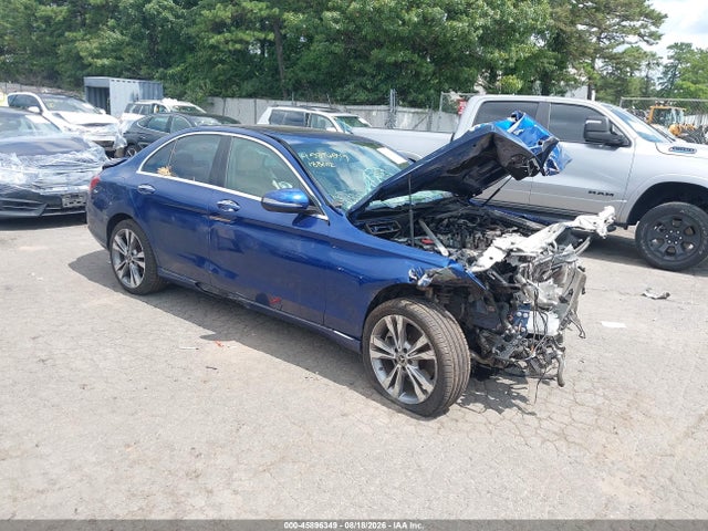 2018 Mercedes-benz C 300 4matic მანქანა იყიდება აუქციონზე, vin: 55SWF4KB2JU245611, აუქციონის ნომერი: 45896349