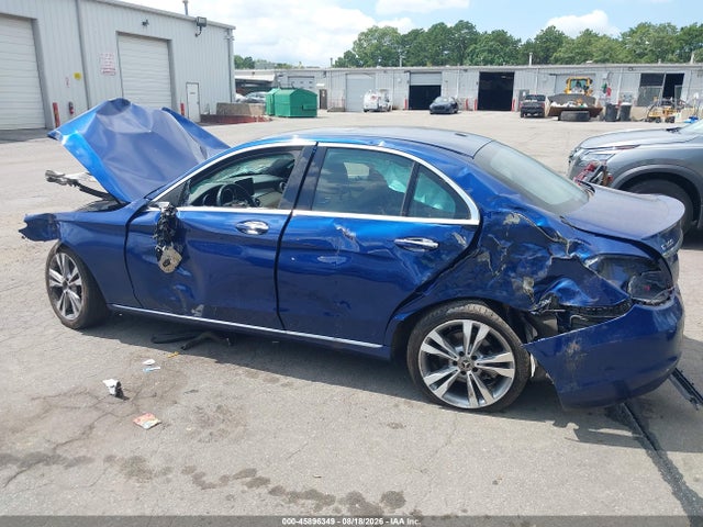 2018 Mercedes-benz C 300 4matic მანქანა იყიდება აუქციონზე, vin: 55SWF4KB2JU245611, აუქციონის ნომერი: 45896349