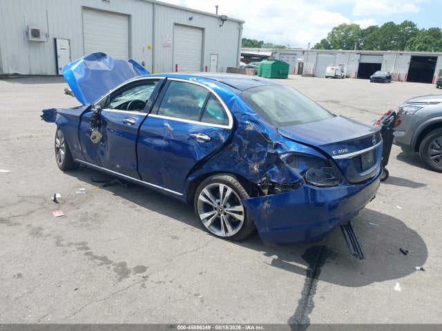 2018 Mercedes-benz C 300 4matic მანქანა იყიდება აუქციონზე, vin: 55SWF4KB2JU245611, აუქციონის ნომერი: 45896349