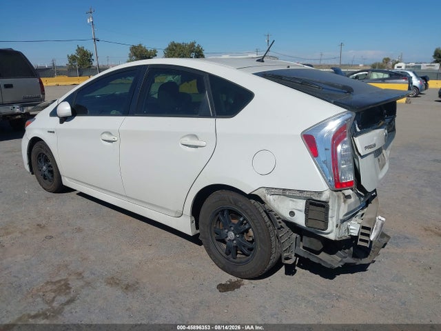 Toyota Prius Two 2015 JTDKN3DUXF0446867 Image 3